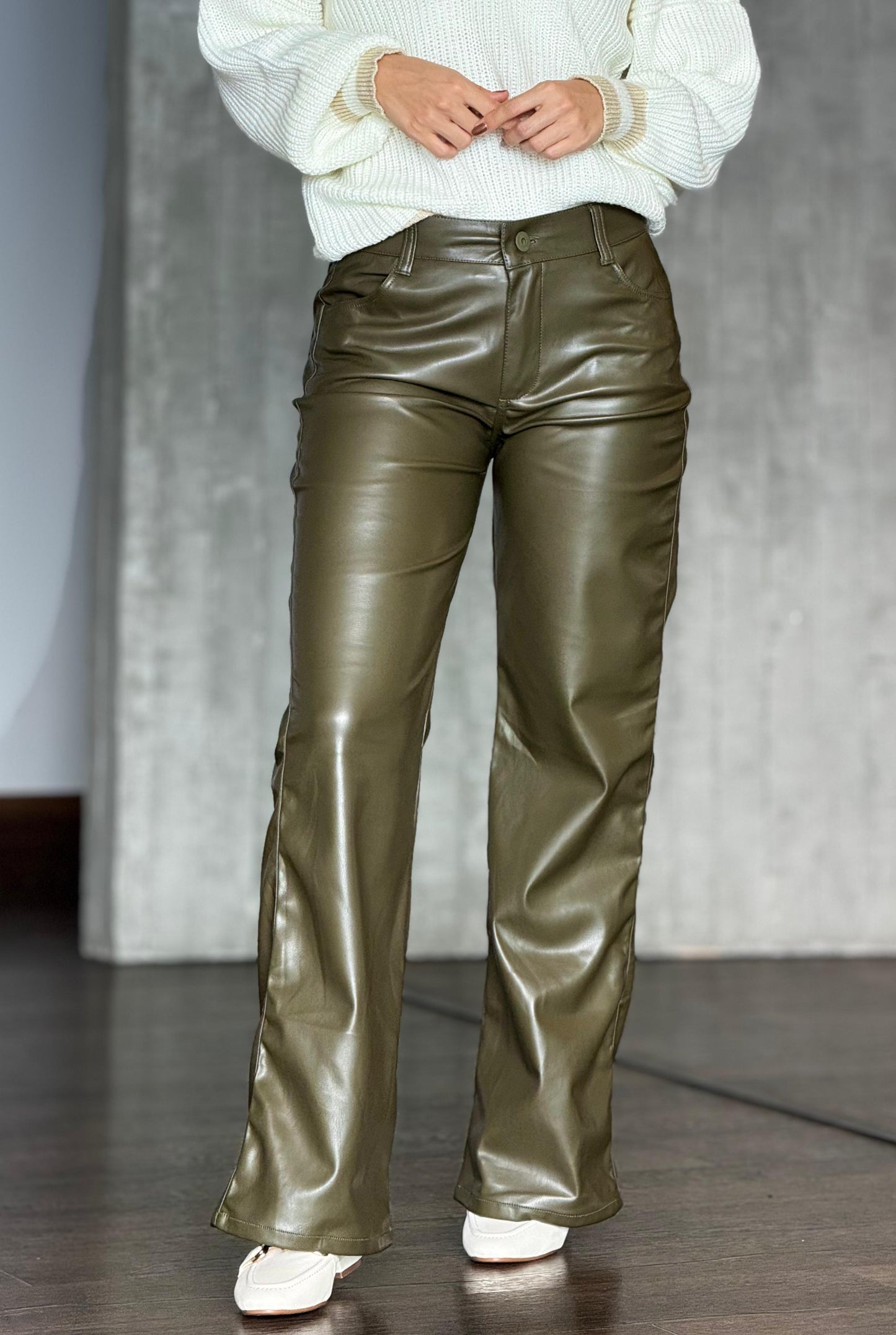 Pantalón Efecto Cuero Verde