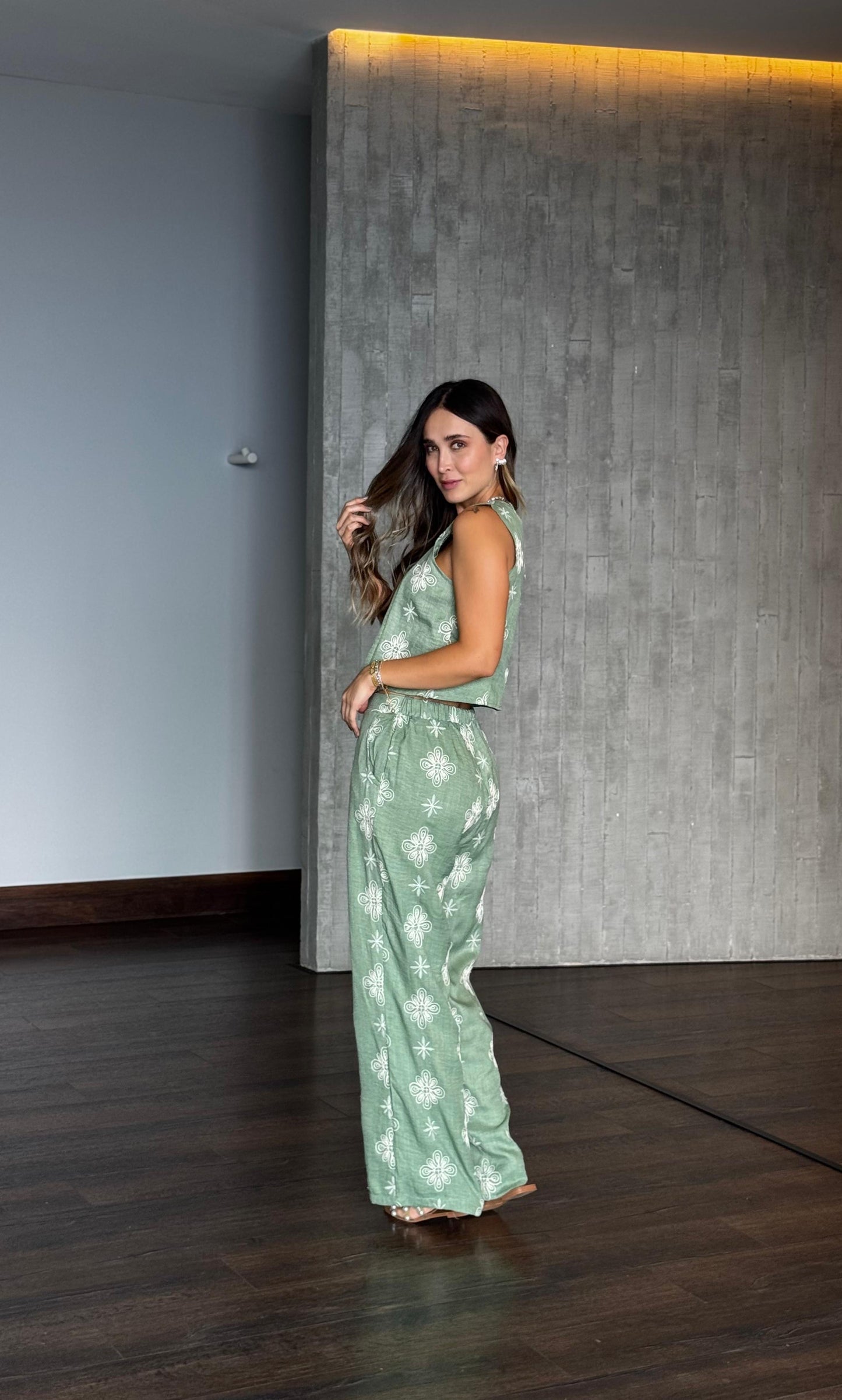 Set Lino Flores Bordado Verde