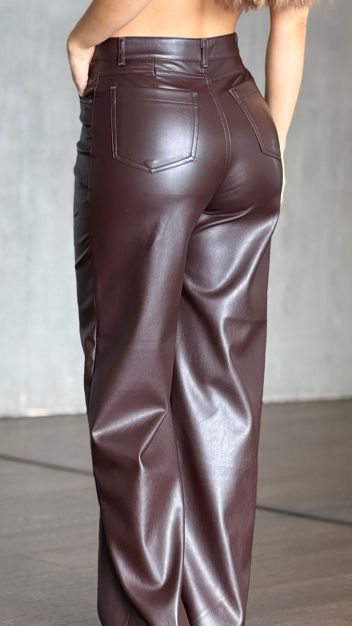 Pantalón Efecto Cuero Marrón