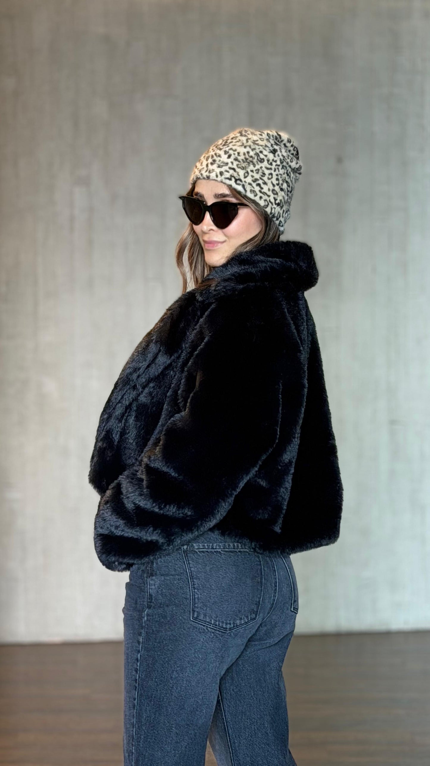 Chaqueta Peluda Lisa Negra